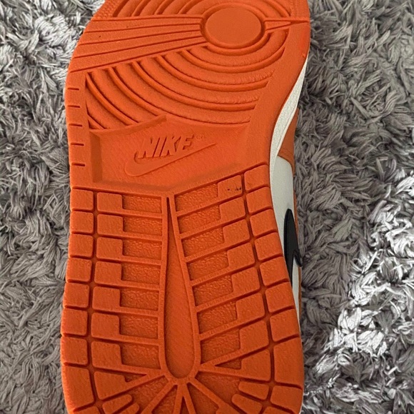 Jordan 1 Reversed Shatterd Backboard - Picture 4 of 14